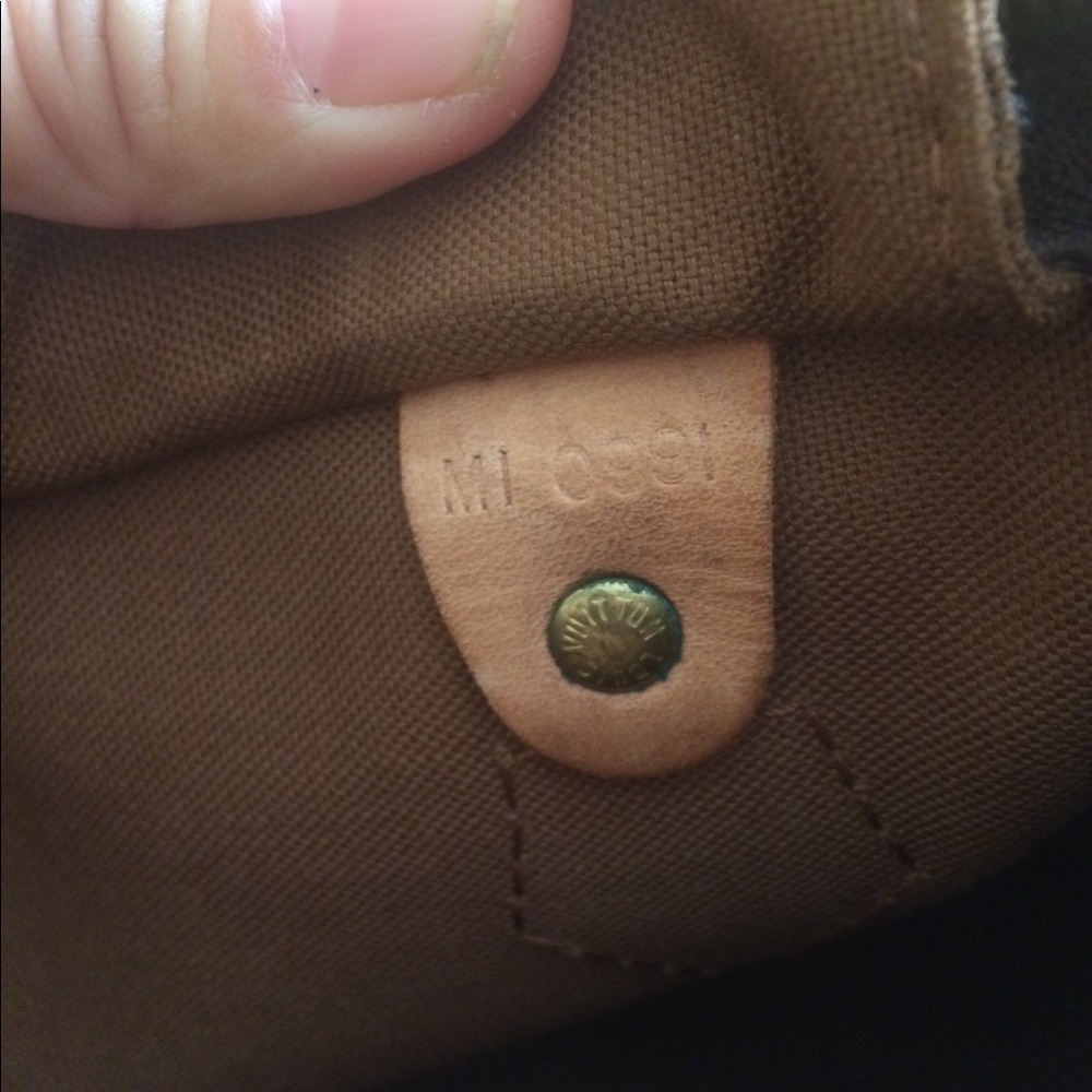 Authentic Louis vitton speedy 25